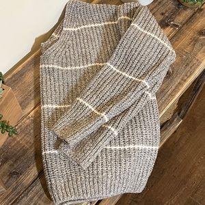 Women’s Pink Rose Gray V-Neck Sweater - Size Small